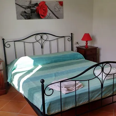 I Mandorli Apartment *